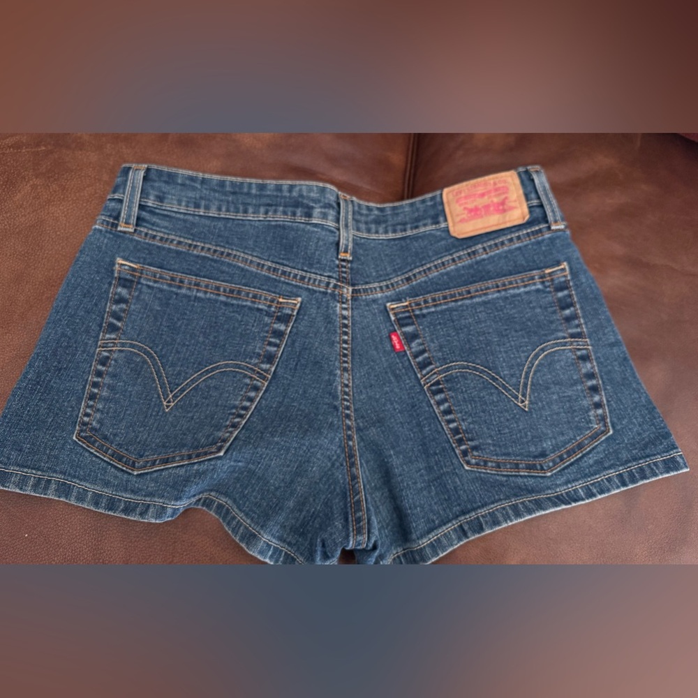 Levi’s 518 Super low stretch shorts